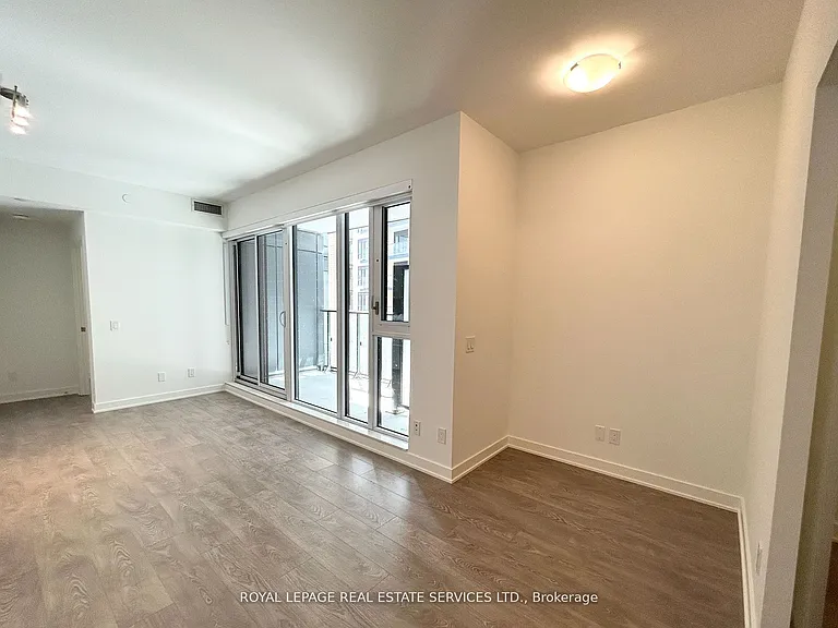 543 Richmond St W #425 — Photo 2