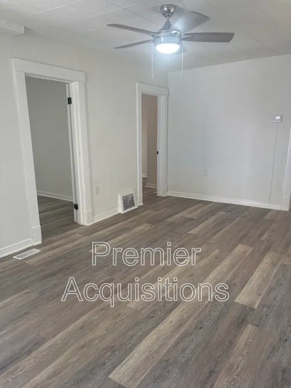 2 bed, 1.0 bath, $1,200 — Photo 3