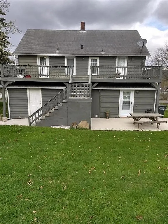 1 bed, 1.0 bath, 744 sqft, $800 — Photo 2