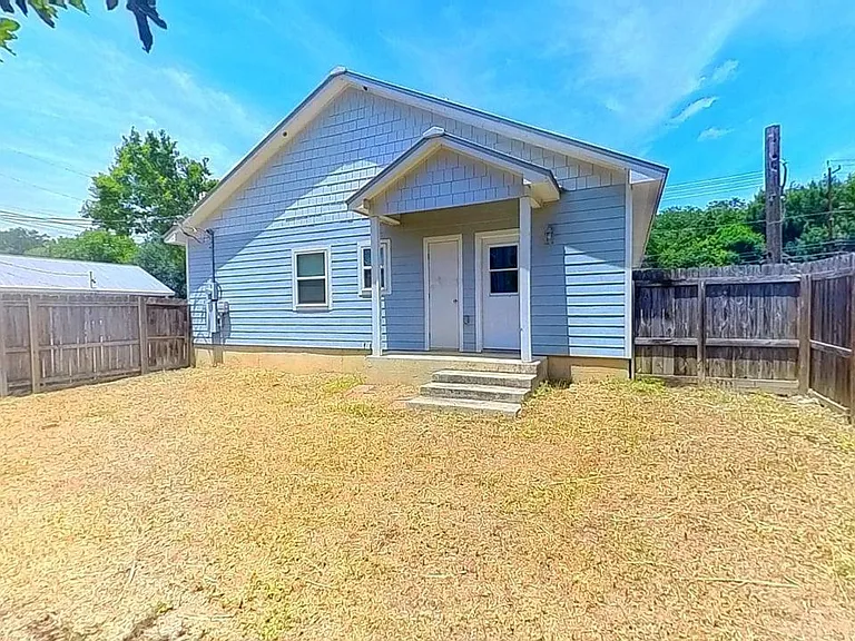 615 W Martin Luther King Dr #1 — Photo 25