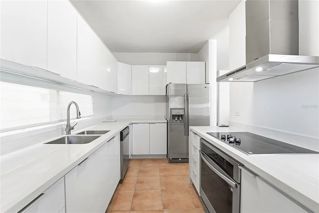 3 bed, 2.0 bath, 2000 sqft, $3,795 — Photo 3