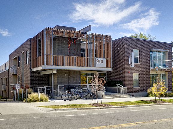 910 28th Street Exterior