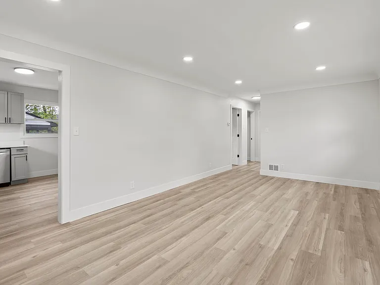 2511 Baywood St — Photo 34