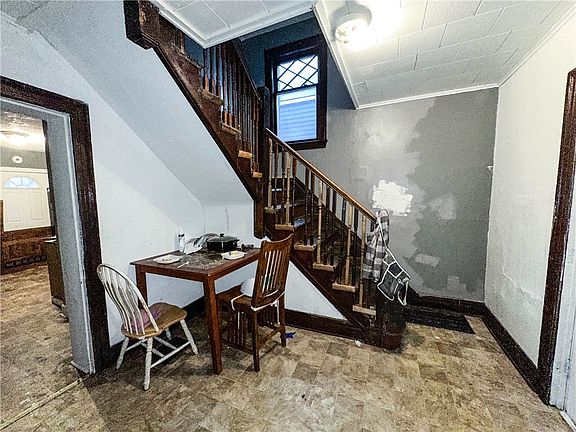 3rd image of 300 Conkey Ave