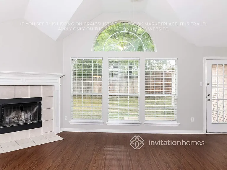 1617 Churchill Ln — Photo 10