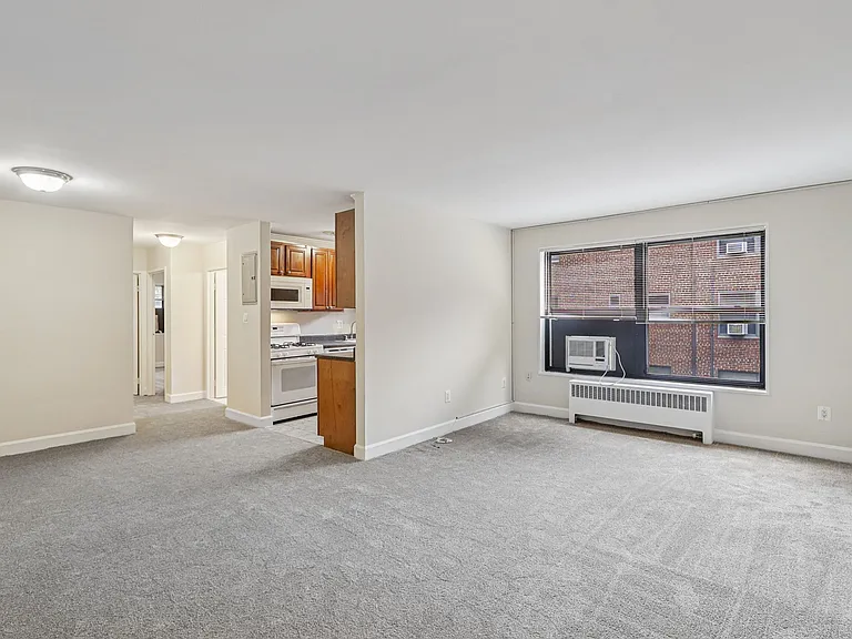 Bradley Crossing — Photo 3
