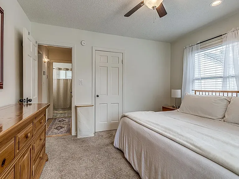 1335 S Pittsburg Ave — Photo 3