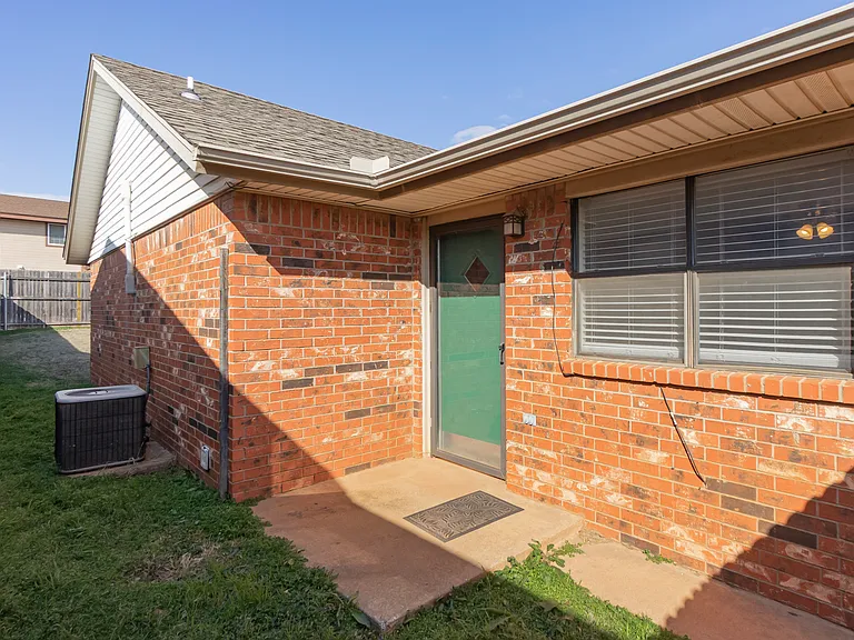 1305 Sequoyah Ave — Photo 3