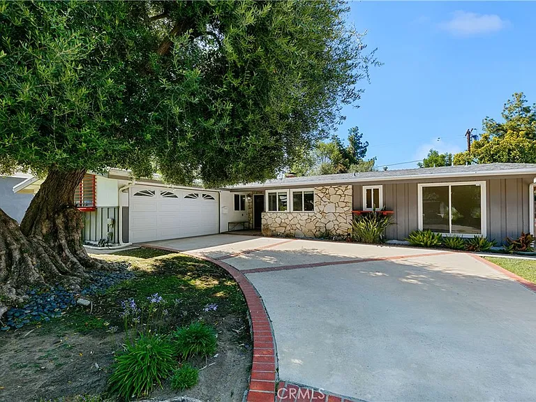 22951 Austin St — Photo 59
