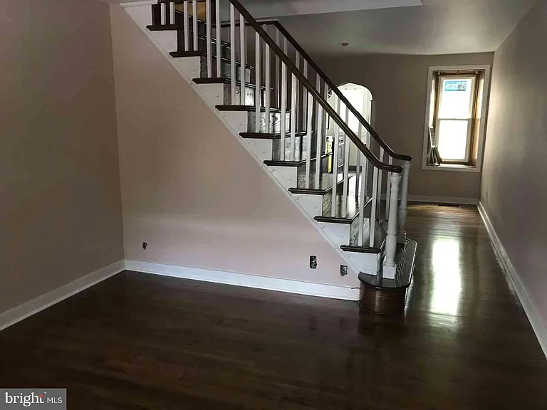 443 Ripka St — Photo 1