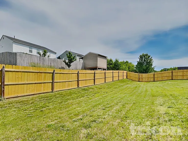 2048 Lauren Woods Dr — Photo 20