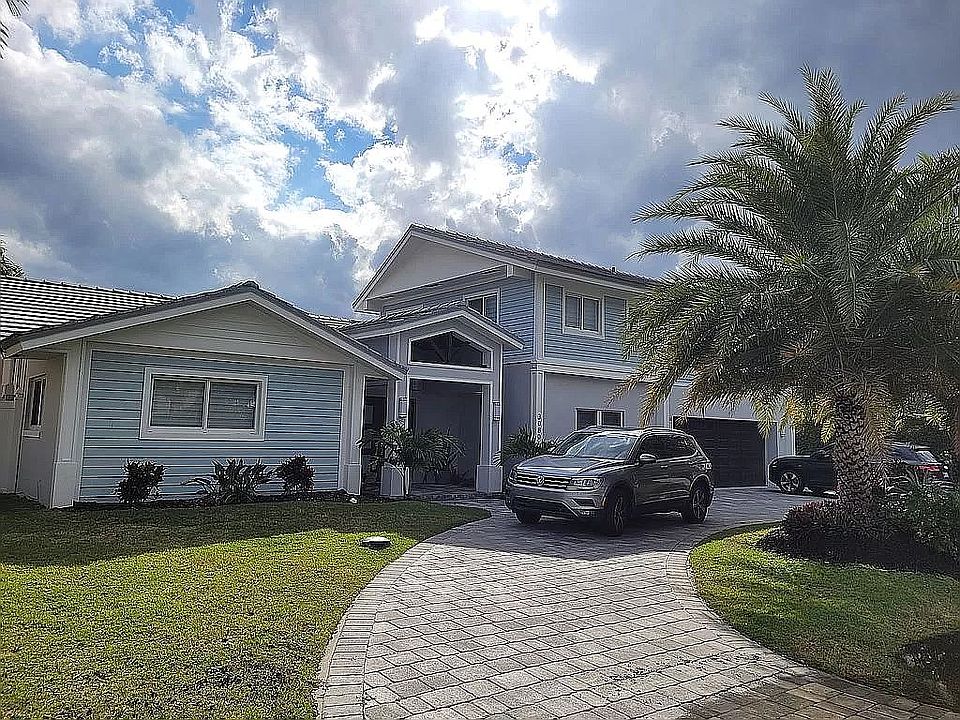 1st image of 3080 NE 46th St