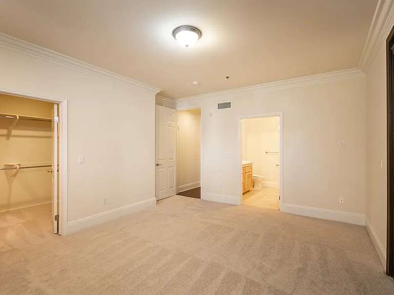 10305 Almayo Ave #404 — Photo 10