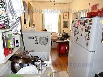 2nd image of 1615 Commonwealth Ave #L24