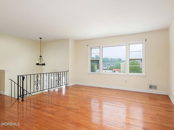 3rd image of 17 Wisteria Pl