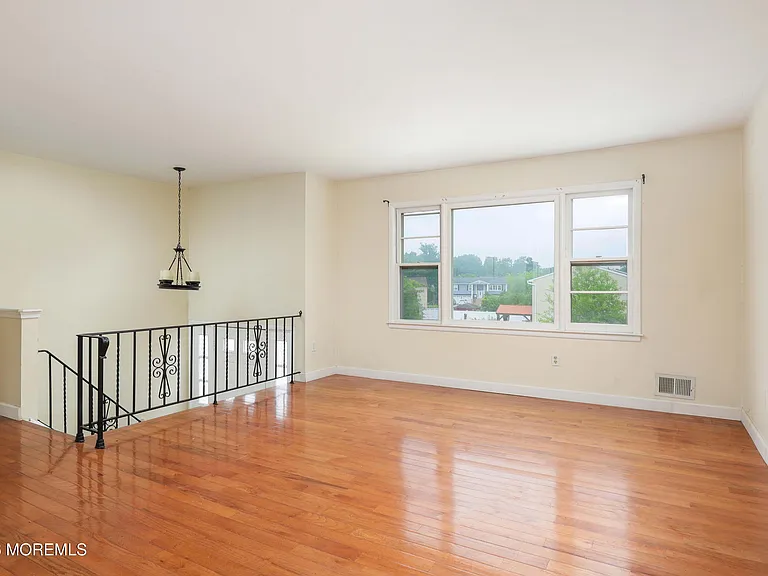 17 Wisteria Pl — Photo 3