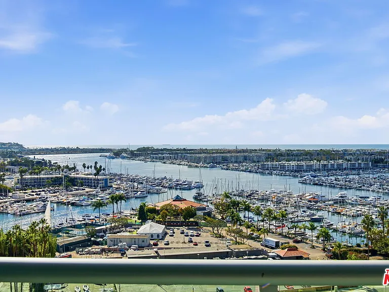 13650 Marina Pointe Dr #1603 — Photo 45