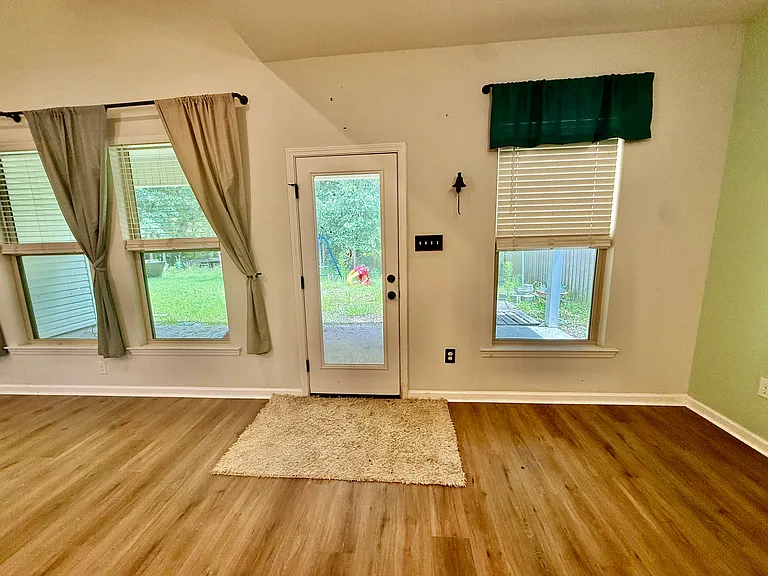 315 Springsteen Ln — Photo 7