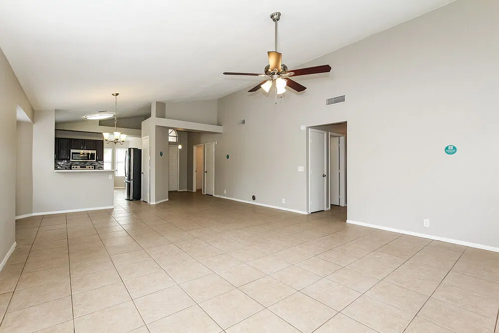3 bed, 2.0 bath, 1571 sqft, $2,555 — Photo 3