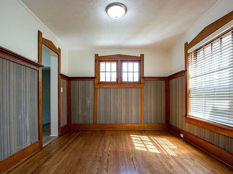 3008 Dewey Ave — Photo 6