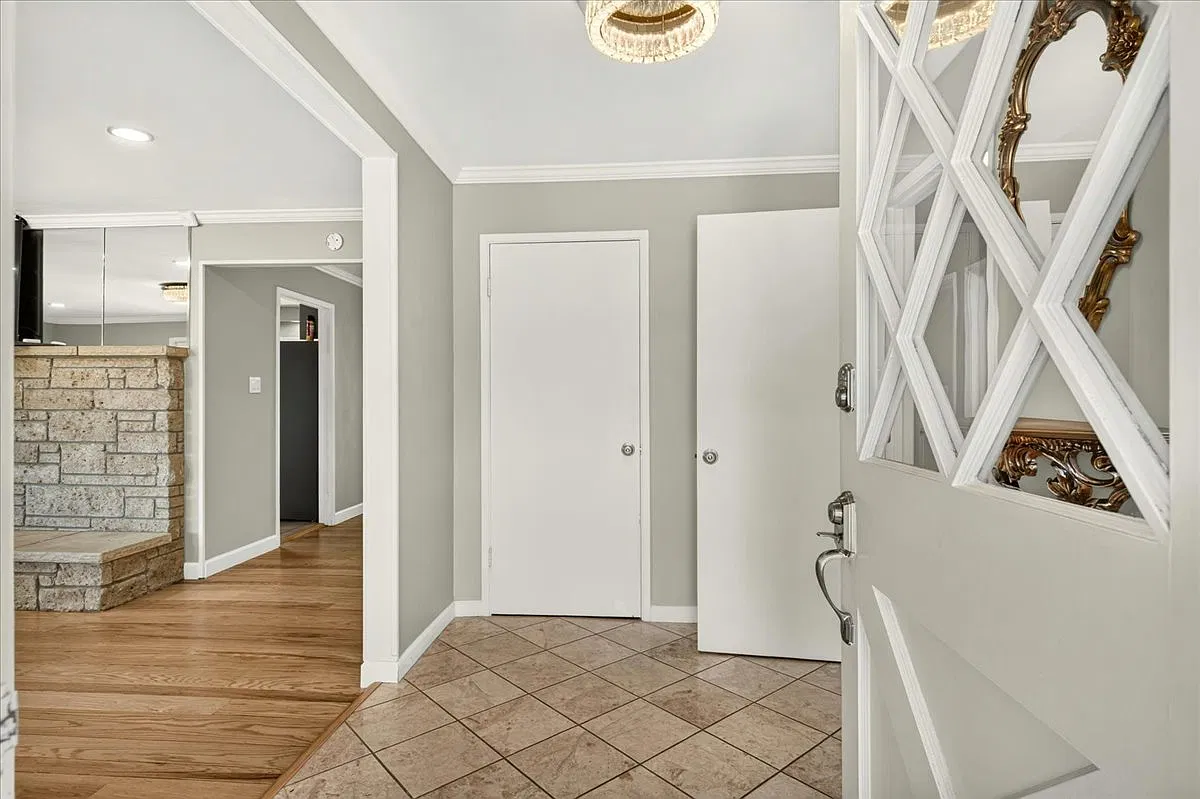 3 bed, 2138 sqft, $5,000 — Photo 4