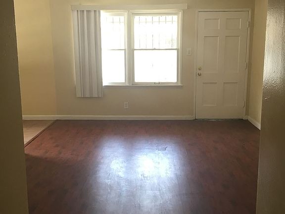 4th image of 2307 W Florence Ave APT 4