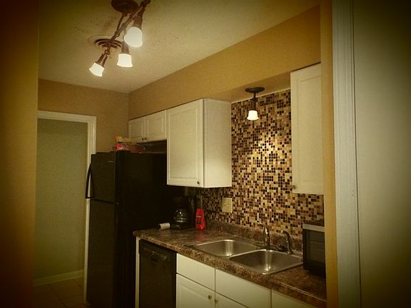 2nd image of 3086 Leeridge Dr