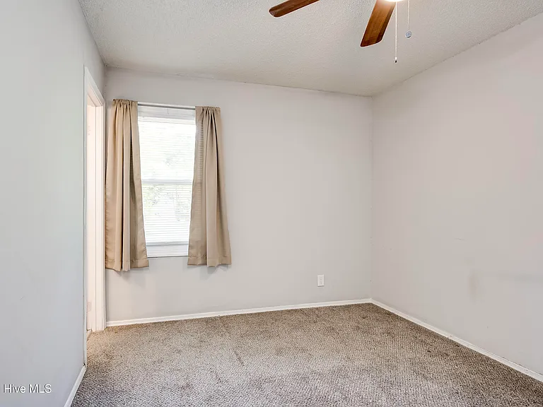 2107 Faircrest Ave #A — Photo 11