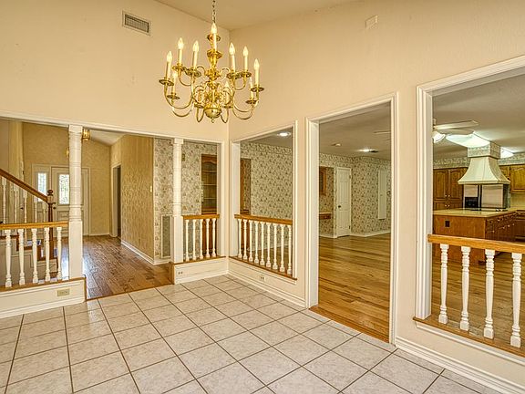 5th image of 1312 Warbler Dr