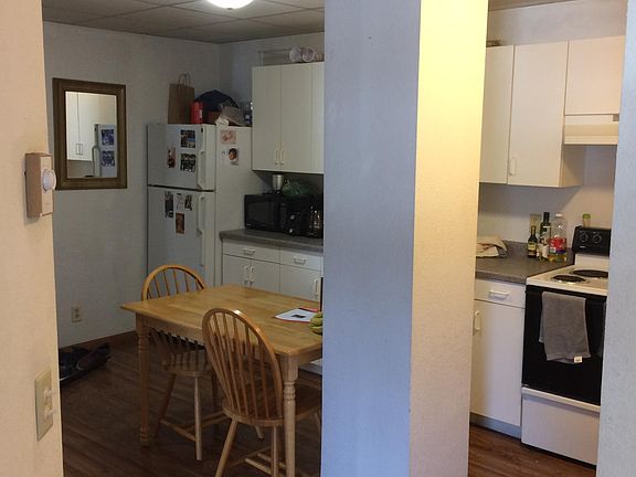 3rd image of 256 E Sarnia St APT 13