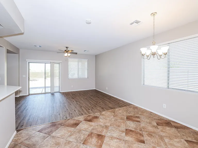 40810 N Hudson Ct — Photo 6