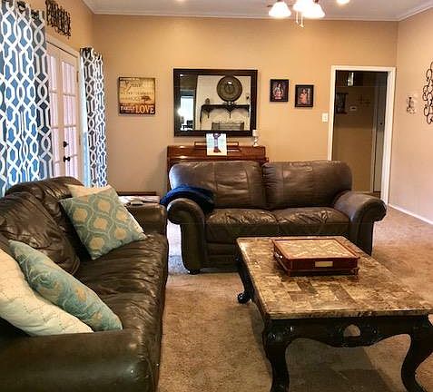 5th image of 6401 Desoto Dr