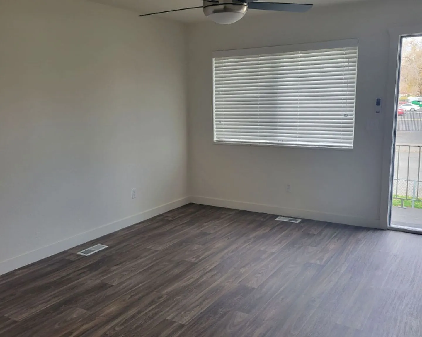 Spacious 5 Bedroom Duplex — Photo 3