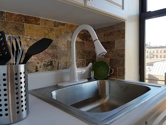 Rented by Esra Realty | media 8