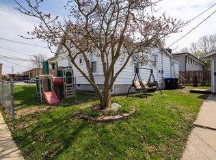 1101 Bunn St, Bloomington, IL 61701