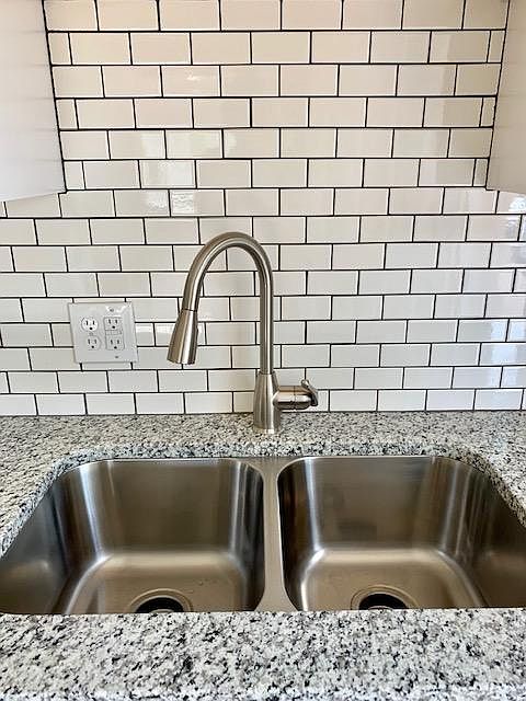 1st image of 320 Cornell Dr SE APT A