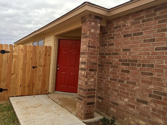 2nd image of 2607 Alegria St