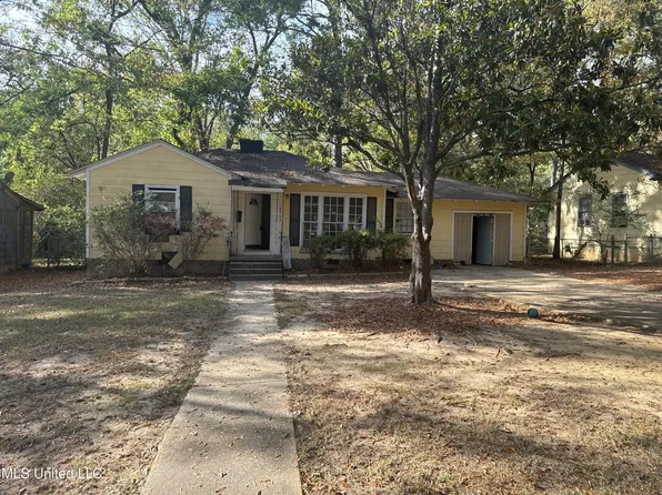 4865 Maplewood Dr, Jackson, MS 39206