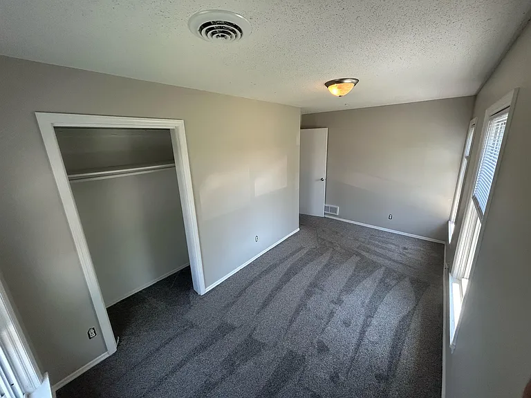 103 E Sangamon St #4 — Photo 4