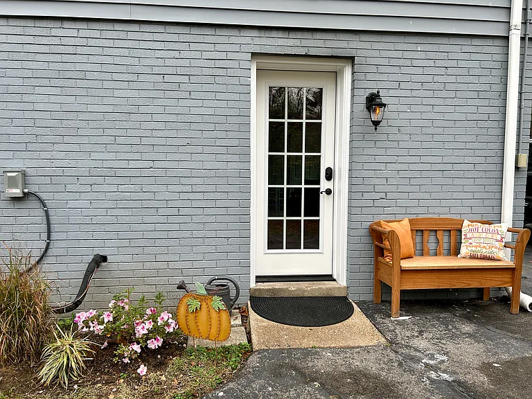 202 Edgewater Dr — Photo 32