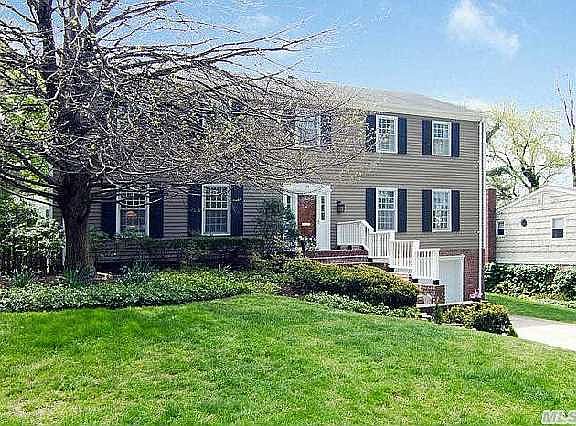 5th image of 42 Old Pine Dr