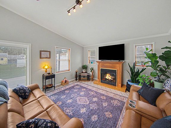 5th image of 411 Park Rd