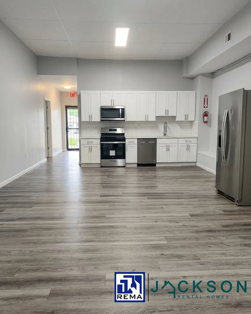 2725 W 3rd St. 1F — Photo 2