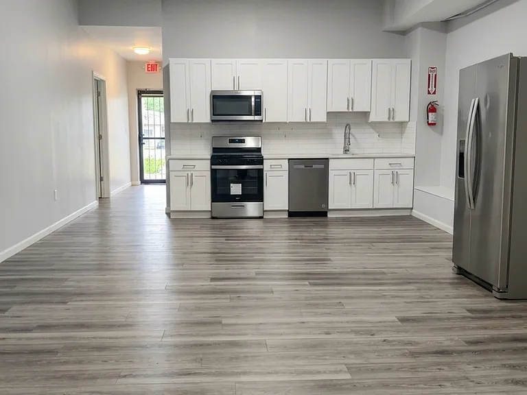 2725 W 3rd St #1F — Photo 1