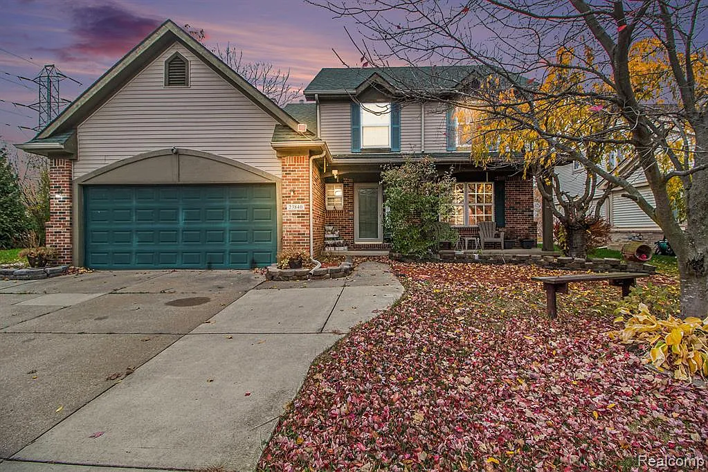 Building Photo - 23840 Brentwood Dr