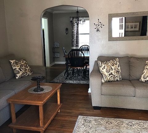 4th image of 937 Glen Way