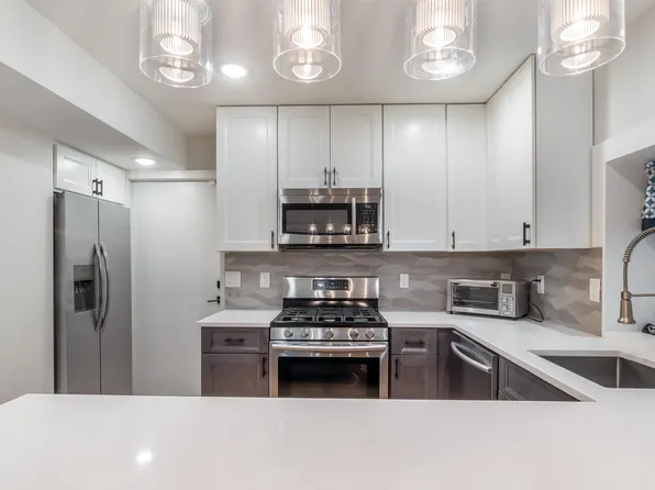 152 Beach Street image 4 of 36