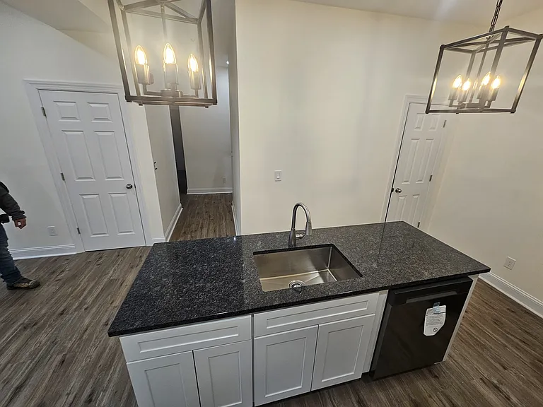 406 Main St #2 — Photo 6