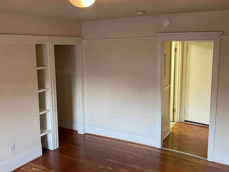 Chester Apartments — Photo 8