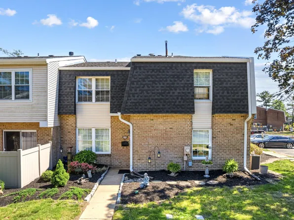 2198 Harbour Dr, Palmyra, NJ 08065